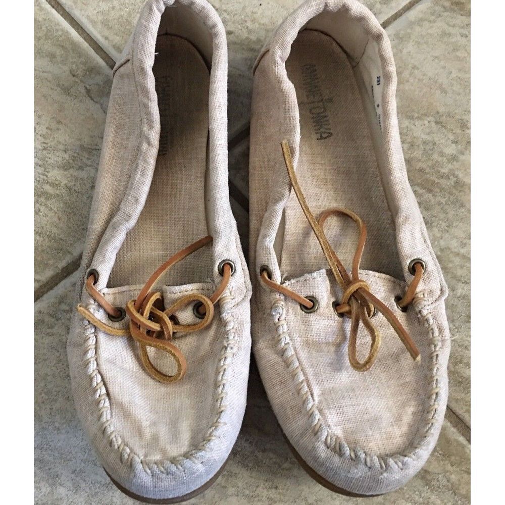 Womens MINNETONKA Natural Tan Canvas Moccasin Shoes Slip On Flats Sz 9